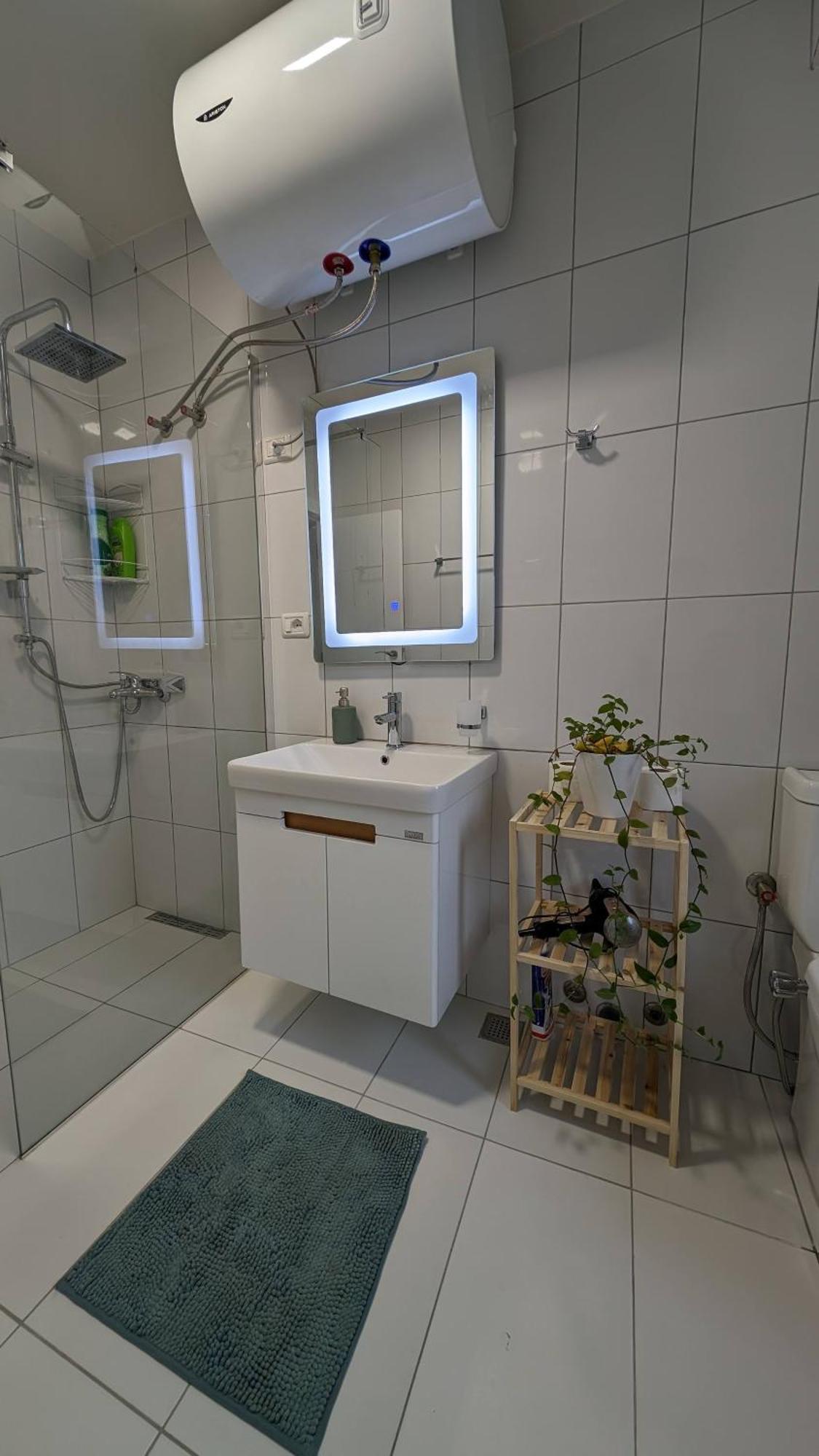 Modern Cozy Apartment 10 Min Walk To Skanderbeg Square تيرانا المظهر الخارجي الصورة