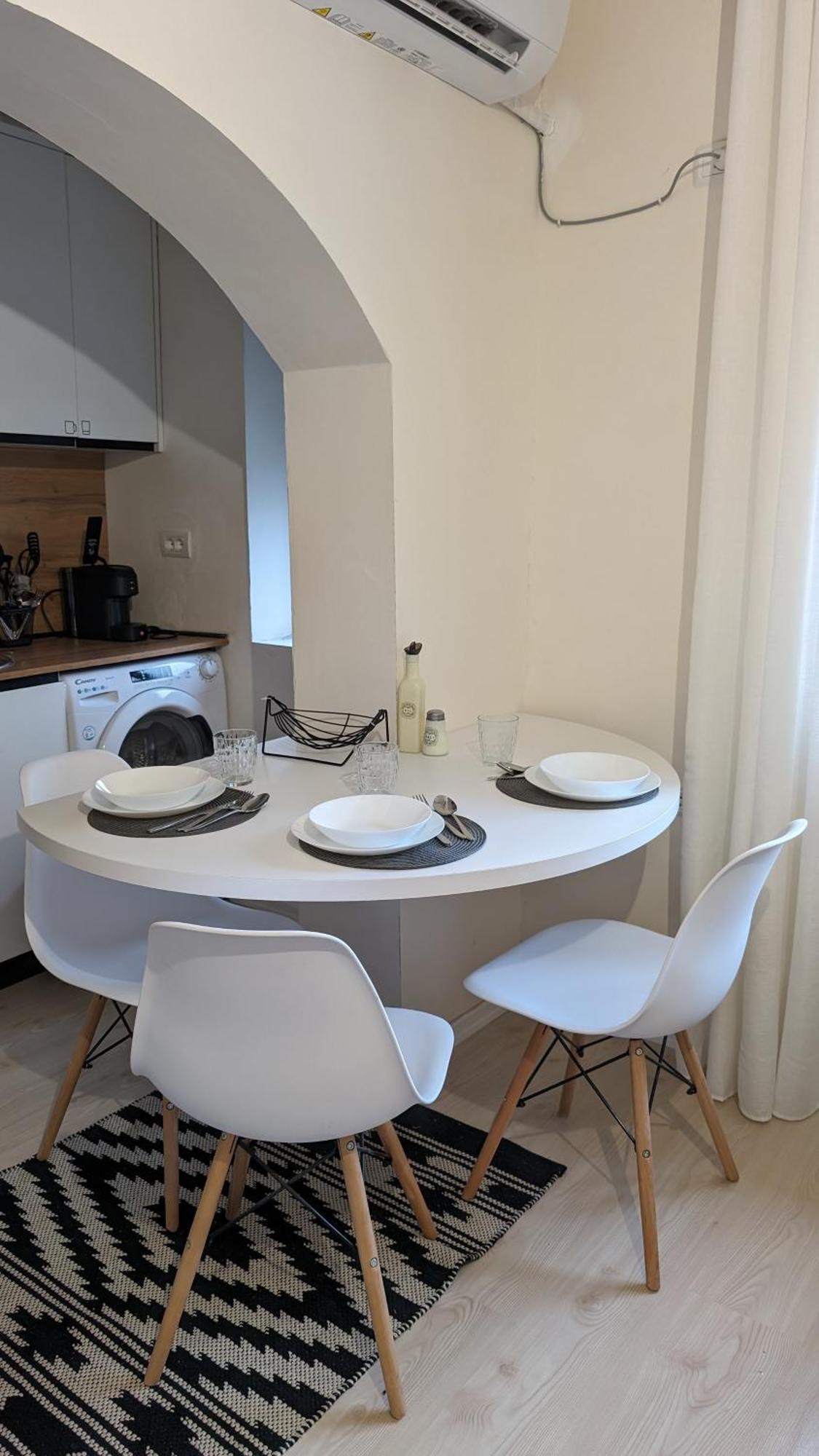 Modern Cozy Apartment 10 Min Walk To Skanderbeg Square تيرانا المظهر الخارجي الصورة