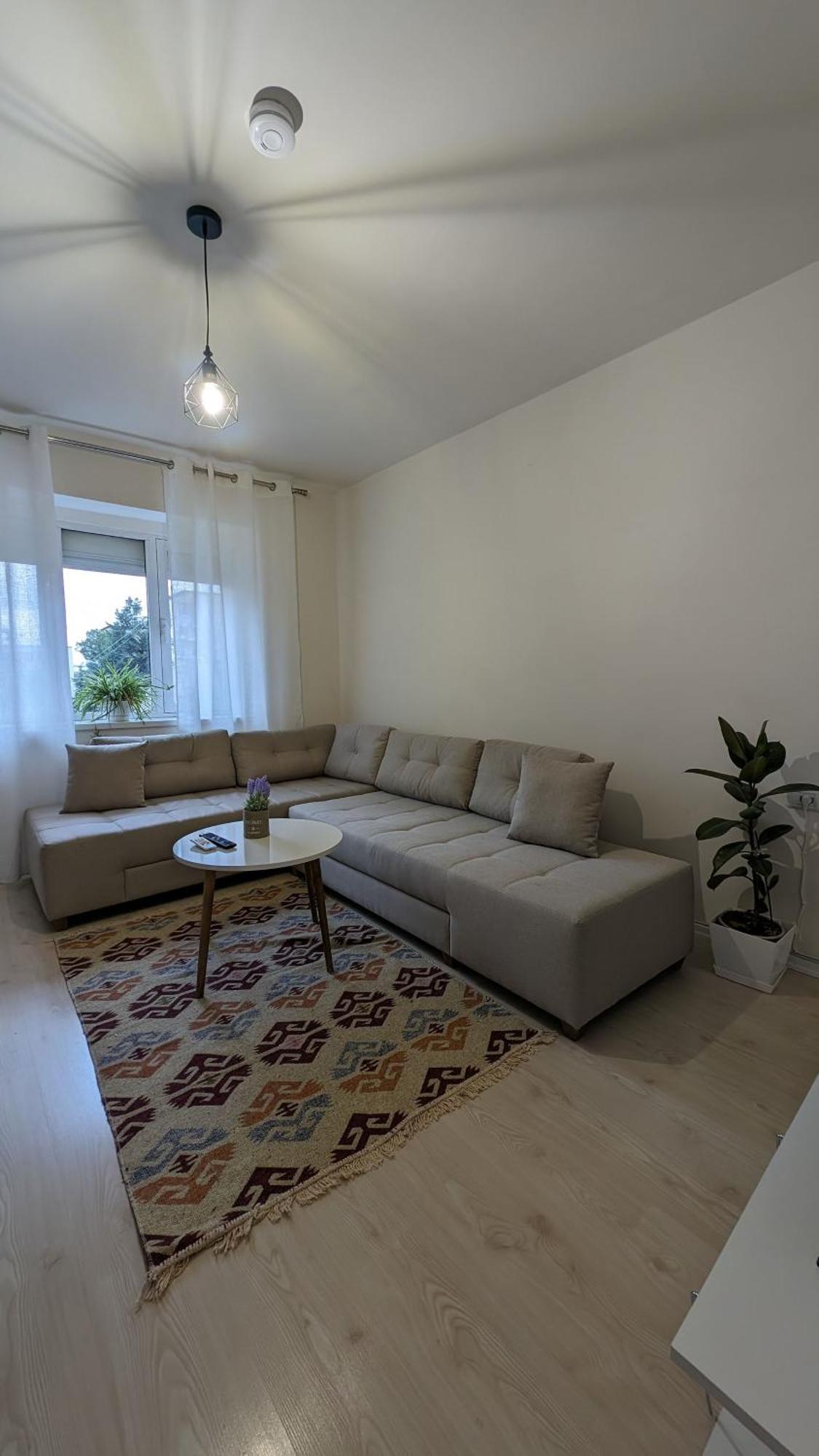 Modern Cozy Apartment 10 Min Walk To Skanderbeg Square تيرانا المظهر الخارجي الصورة
